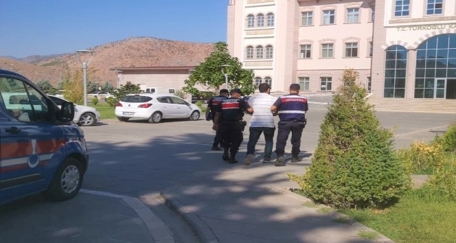 Sahtesi, gerçeğine yakalandı